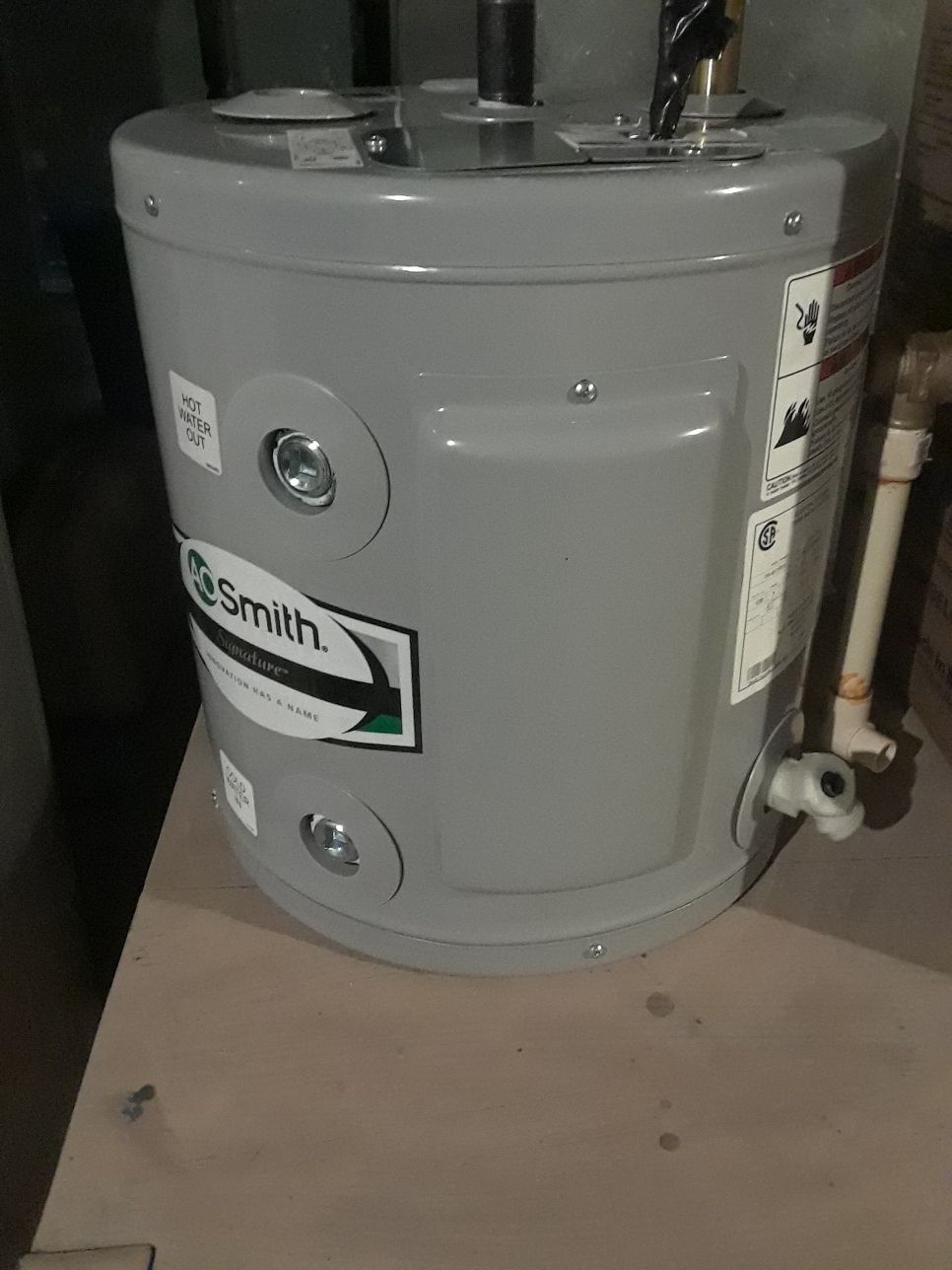 AO smith 6 gallon electric waterheater(120v)