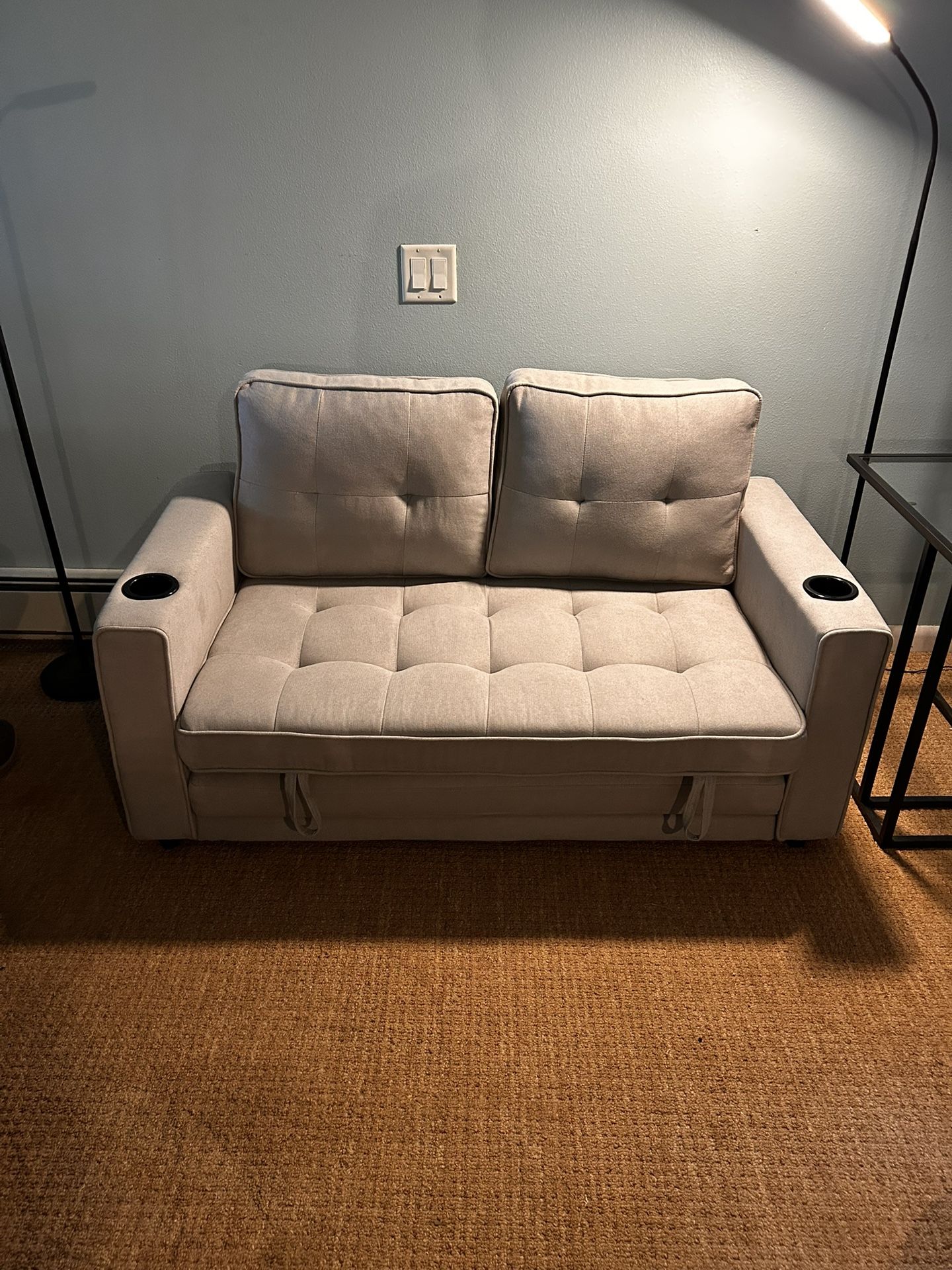 Loveseat w/pullout Bed