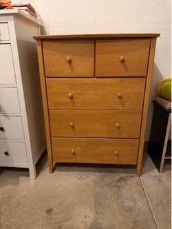 Wooden 5-Drawer Dresser