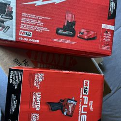 Milwaukee M12 Stubby Impact 5.0 High Output Batt Charger Combo NEW