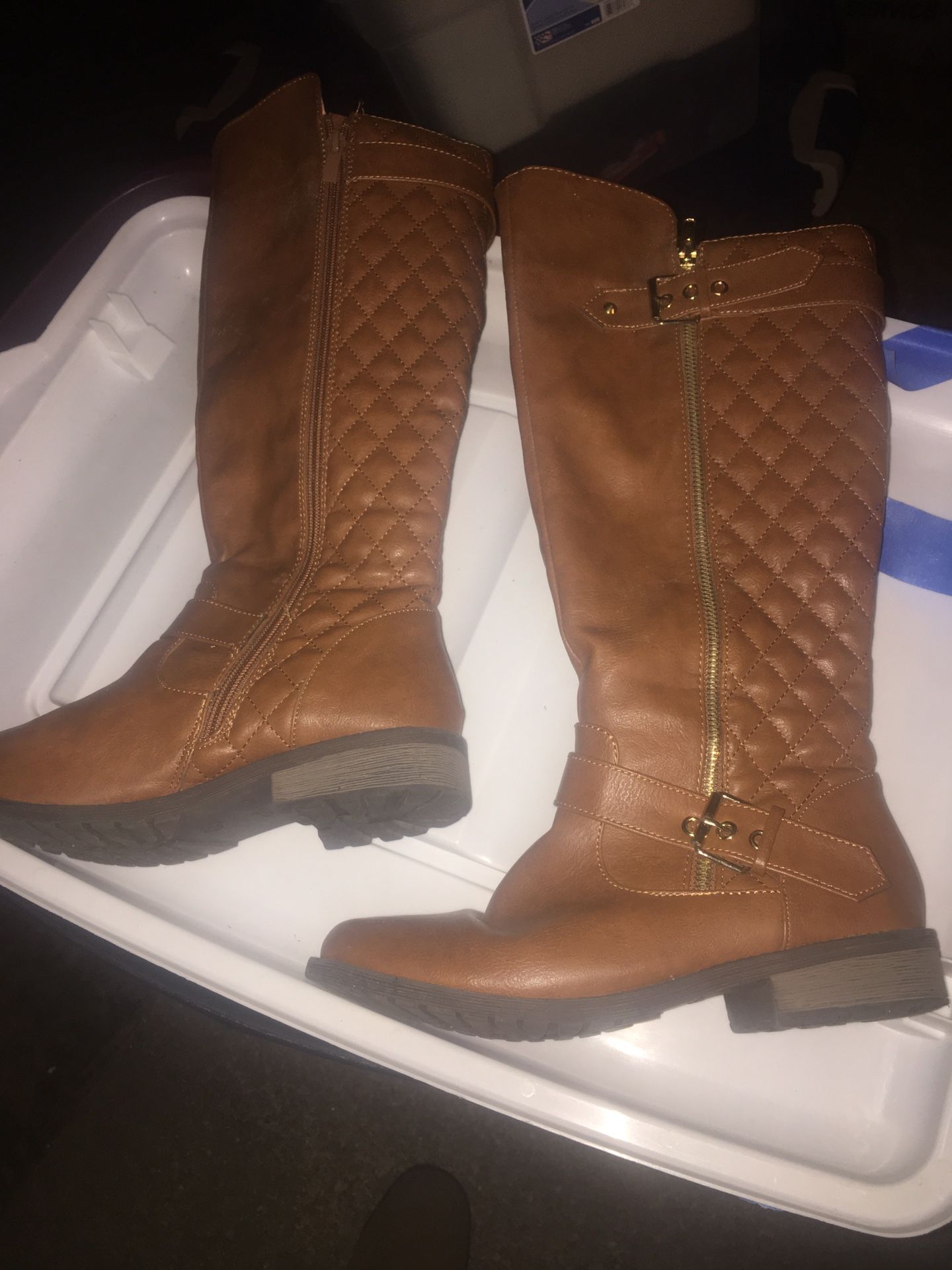 Like new riding boots size 7 1/2 only $20 firm