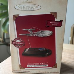 Vintage Rare HALLMARK KEEPSAKE 2002 ENTERPRISE NX-01 MAGIC CHRISTMAS ORNAMENT