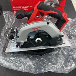 Milwaukee Circular Saw 