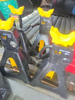 4 Car and pick up trucks Stands