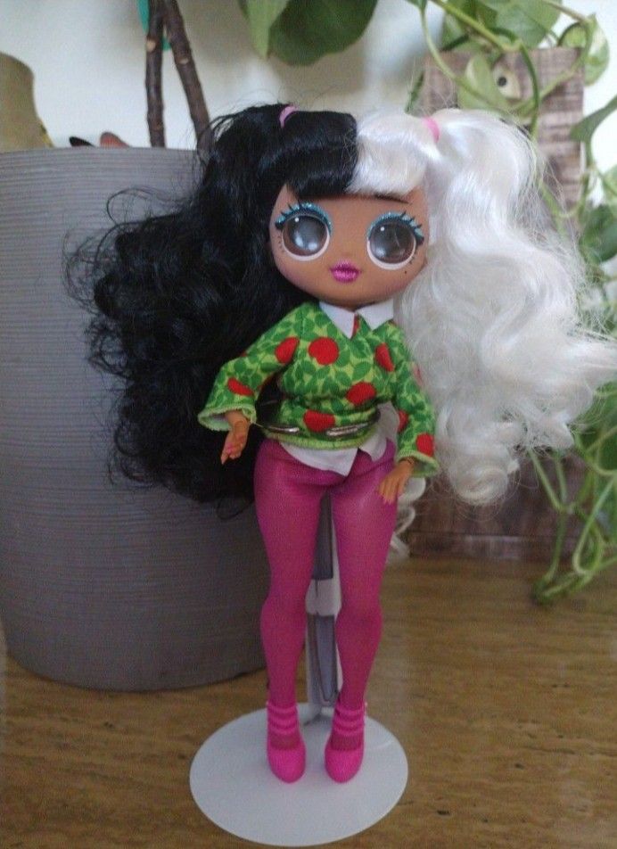 LOL O.M.G Fashion Doll 