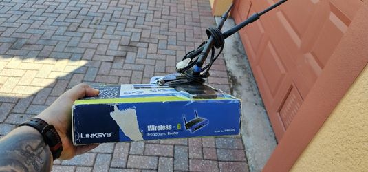 Linksys Wireless-G 2.4 GHz Broadband Router WRT54 G