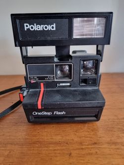 Vintage Polaroid Camara Instant One Step Flash - 600 Film Red Stripe & Strap Compact