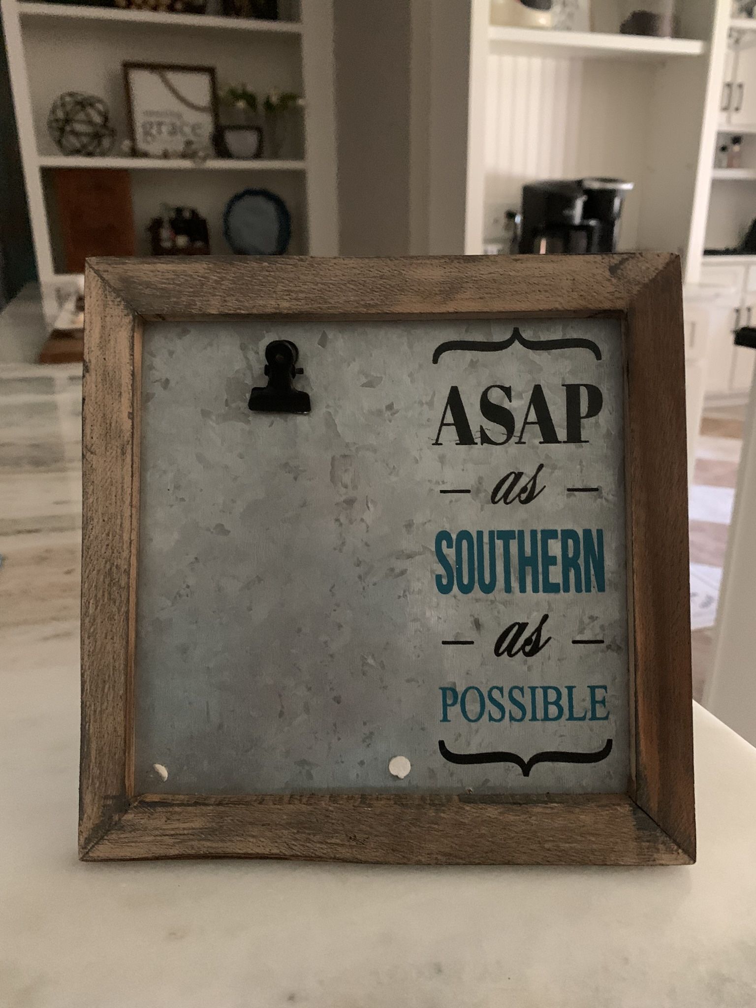 Small picture holder