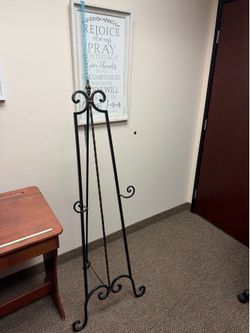 Easel for Art or pictures