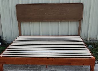 King Size Headboard And Wooden Base 