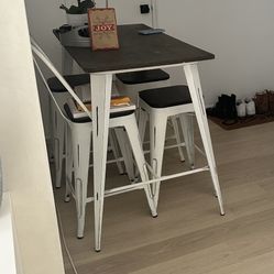 Table & Chair 