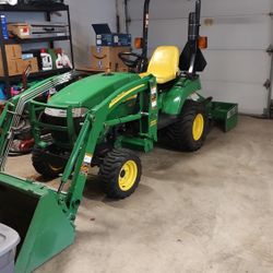 John Deere 2305 Tractor