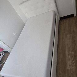 Great Condition twin bed