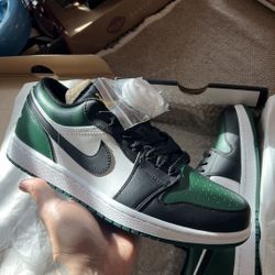 Air Jordan 1 Low (GS) - Noble Green/Pollen-White-Black 