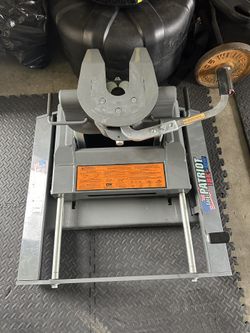 B&W Patriot 5th Wheel Trailer Hitch