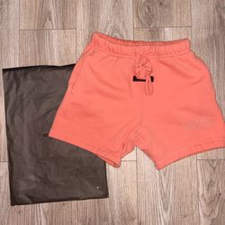 Coral essentials shorts
