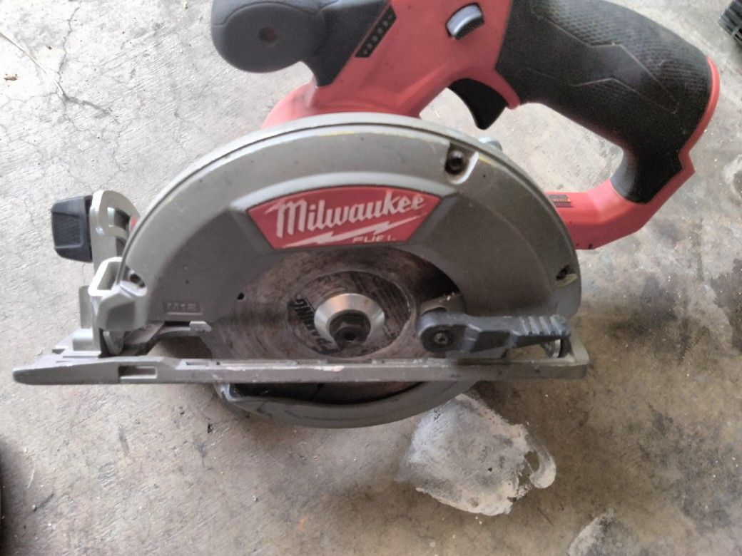 Milwaukee Circular Saw Fuel Brushless M12