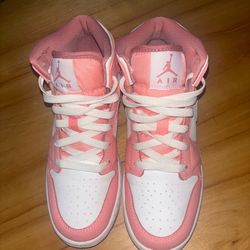 Air Jordan 1 Mid (Size 5Y) – Pink/White
