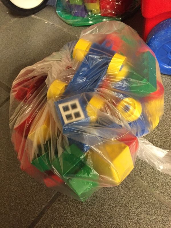 Lego lots smoke free car set n bag Millard p up each priced