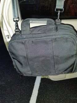 Laptop bag pickup only cash