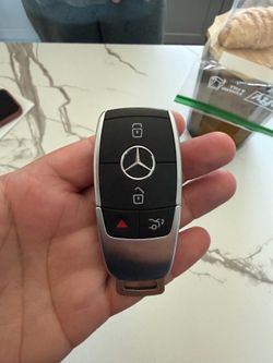 Mercedes key