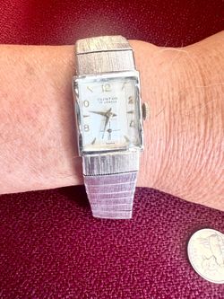 Vtg 1950’s Clinton rectangular manual size 22mm Men's watch.