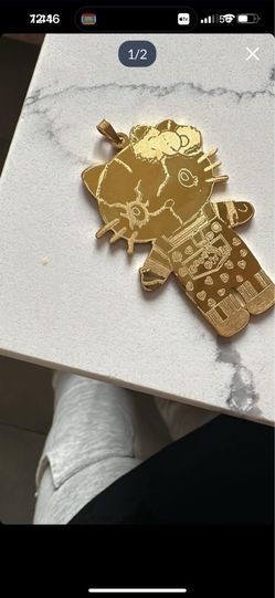 10k hello kitty x chucky pendant