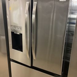 Midea 36” 29 cu.ft. Standard-Depth French Door with Dual Ice Maker, New Scratch and Dent