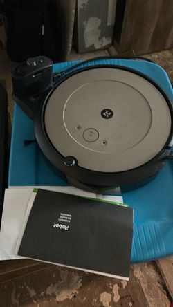 iRobot Roomba Robot Vacuum with Charging Base