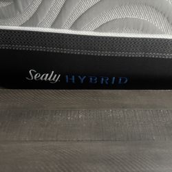 Sealy Hybrid mattress 