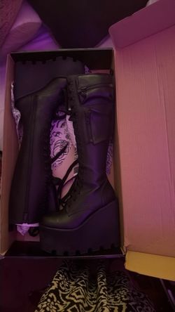 NIB CURRENT MOOD PLATFORM BOOTS 9US