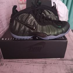 Nike Retro Sz 11 New 200$
