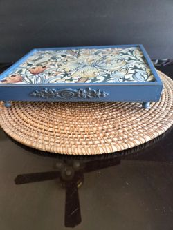 New Pretty Handmade Riser In Excellent Condition , Mat Not included