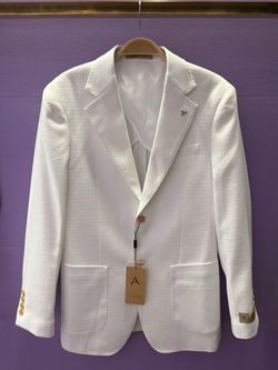 WHITE BLAZER