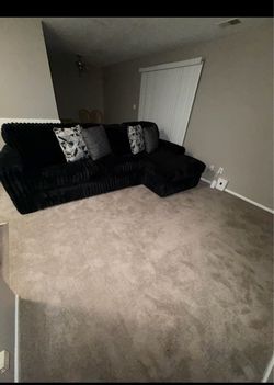 Black Sectional Sofa with Chaise