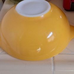 Vintage Pyrex Yellow  Bowl 