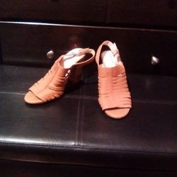 Tahari Women's Leather Upper High heel Slingback Sandals 