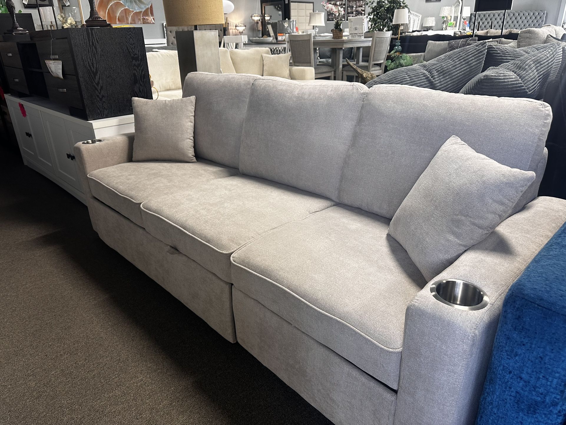 Sleeper Sofa! $499 🛋️🧡✨ Last One!
