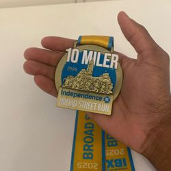 2025 Broad Street Run 10-Miler Medal – Authentic Philly Running Swag 