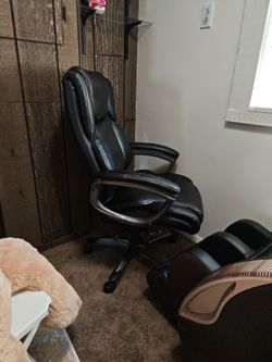 Black Leather Executive Office Chair