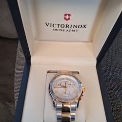 Victorinox Original Swiss Army Watch # 241509 With Box & Booklet/needs New Battery!! In Nice Condition!!