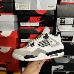 Jordan Military Black 4s size 10.5 USED But Clean