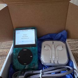 Apple iPod Classic 30gb Modded New Battery New Casing With All New Accessories 