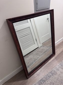 Wall mirror