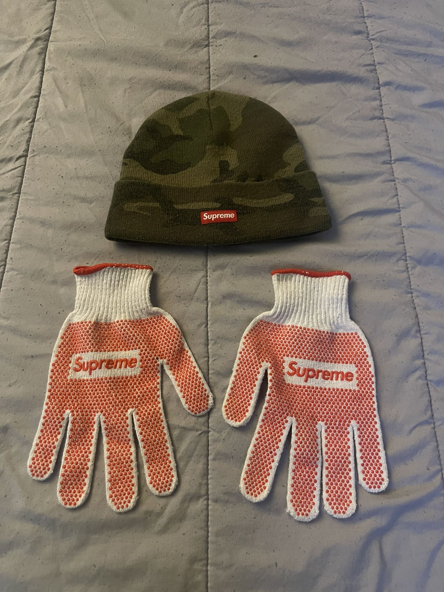 Supreme Beanie And Gloves 