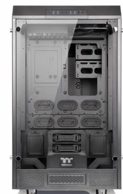 Thermaltake the tower 900