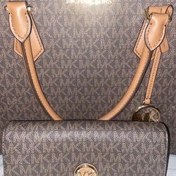 Michael Kors Large Tote Purse And Wallet Set