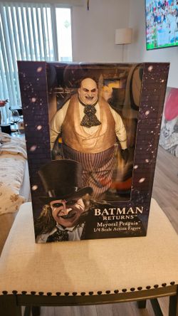 Batman Returns - 1/4 Scale Action Figure - Mayoral Penguin (Danny Devito) - NECAOpen media 1 in modal
Batman Returns - 1/4 Scale Action Figure - Mayor