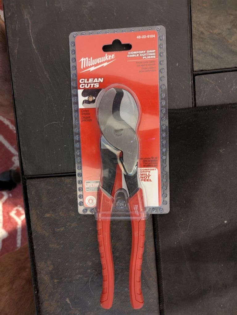 Milwaukee Comfort Grip Cable Cutting Pliers