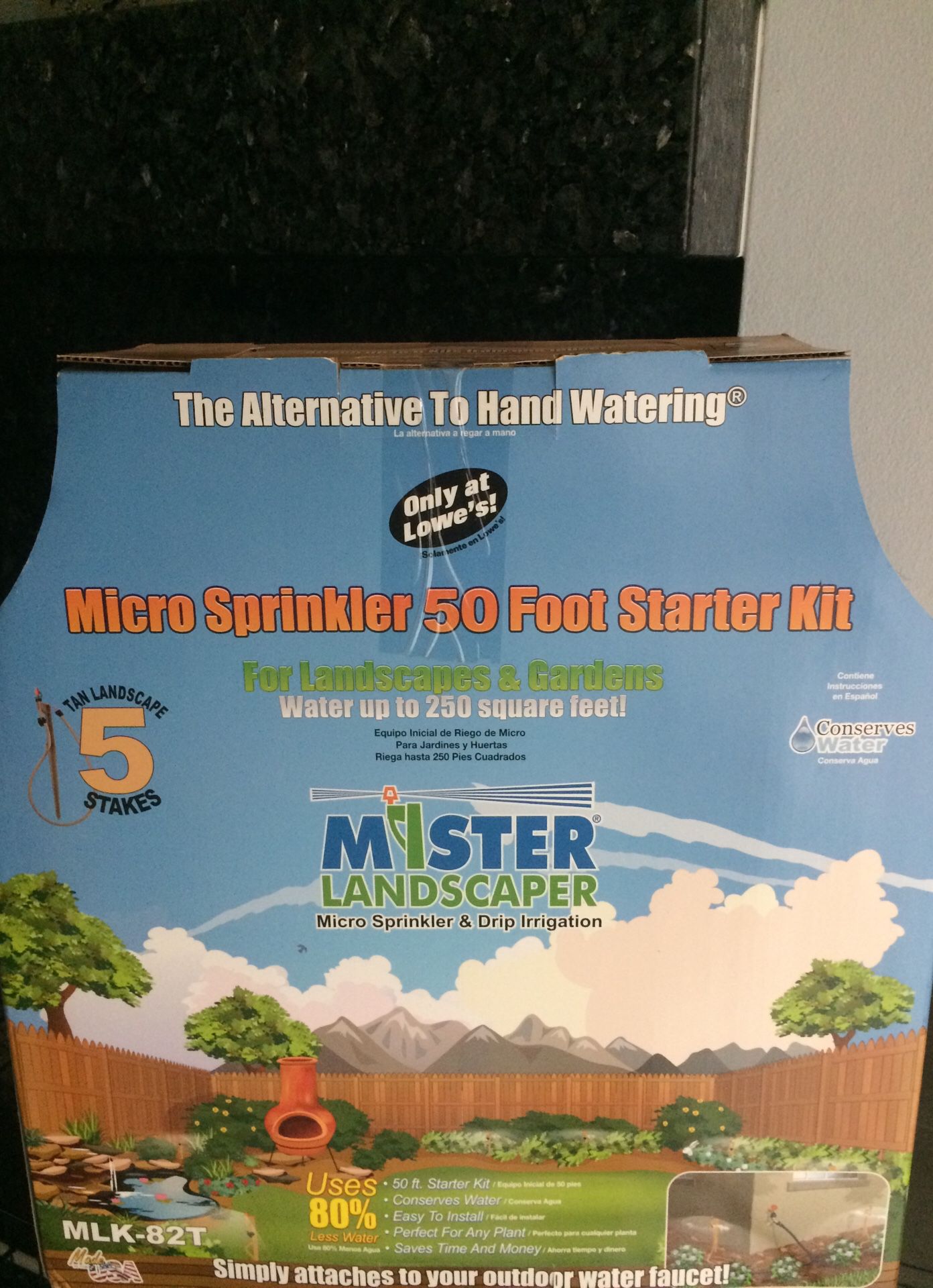 Micro sprinkler 50 feet starter kit. Electronic water timer with easy dial.